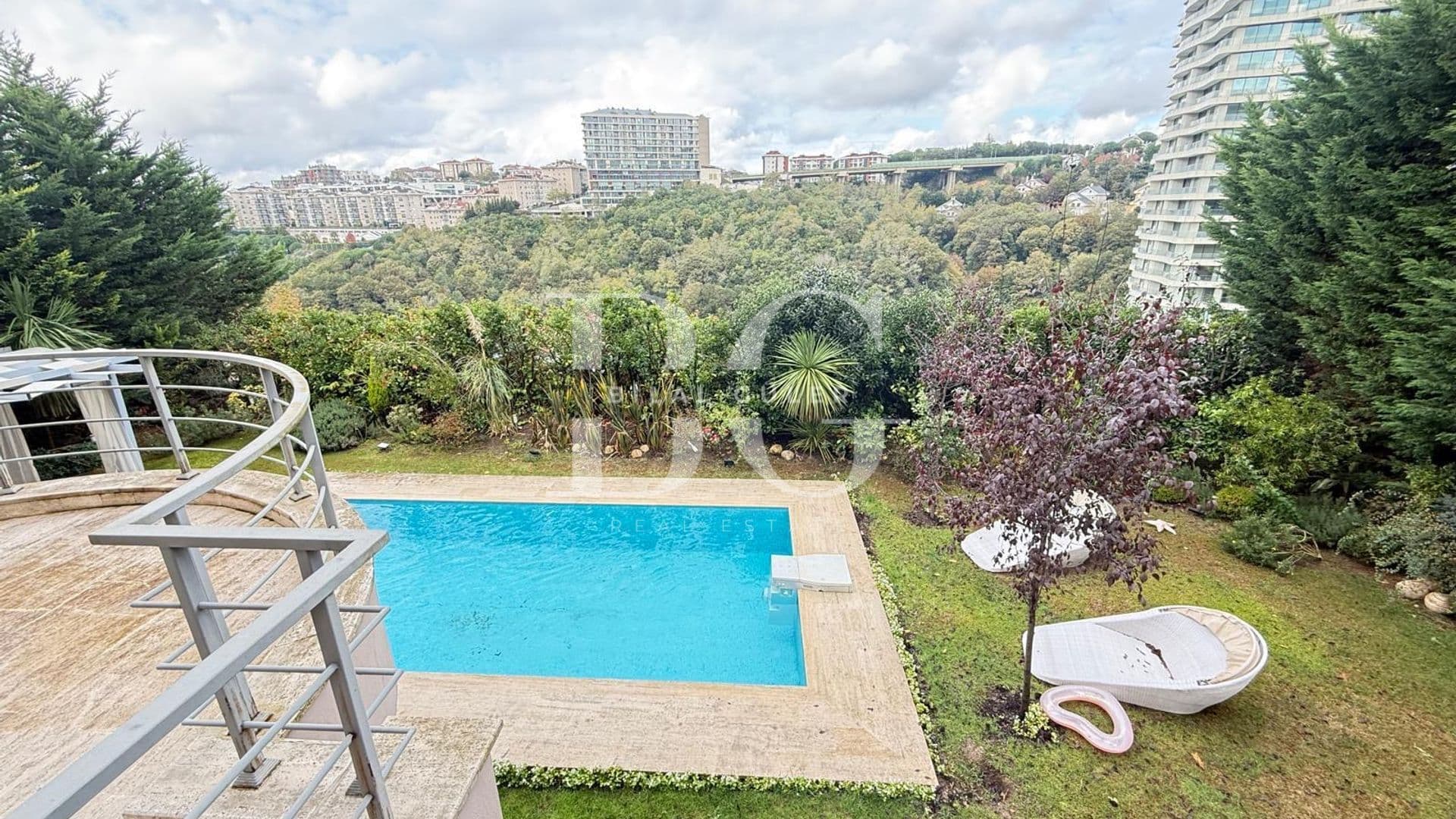 ACARKENT'TE SATILIK KONAKLAR MANZARALI HAVUZLU BAHÇE DUBLEKS 3