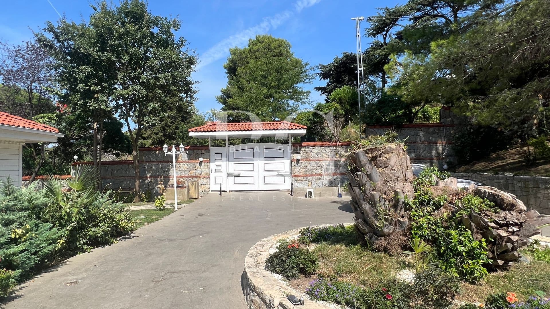 Beykoz Anadolu Kavağında Boğaz Manzaralı Havuzlu Kiralık Köşk 5