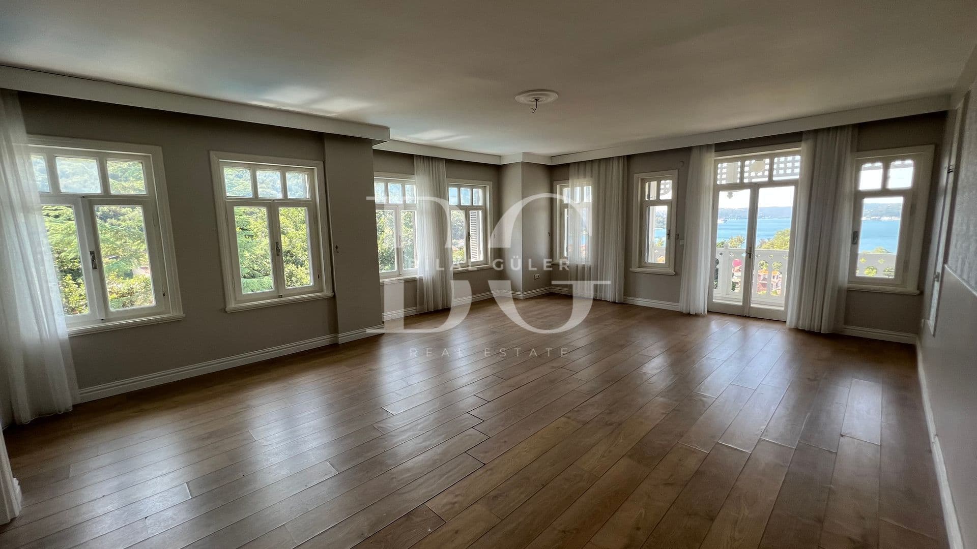 Beykoz Anadolu Kavağında Boğaz Manzaralı Havuzlu Kiralık Köşk 22
