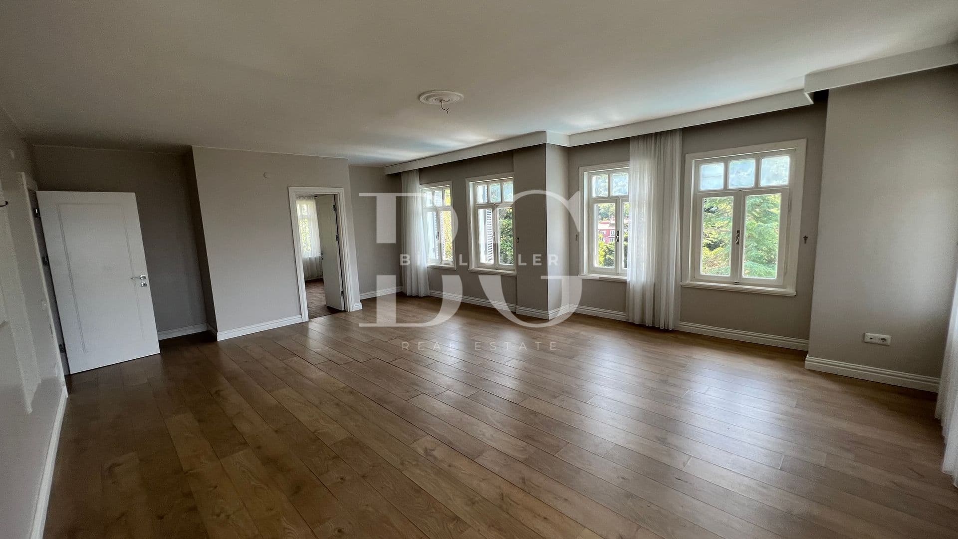 Beykoz Anadolu Kavağında Boğaz Manzaralı Havuzlu Kiralık Köşk 28