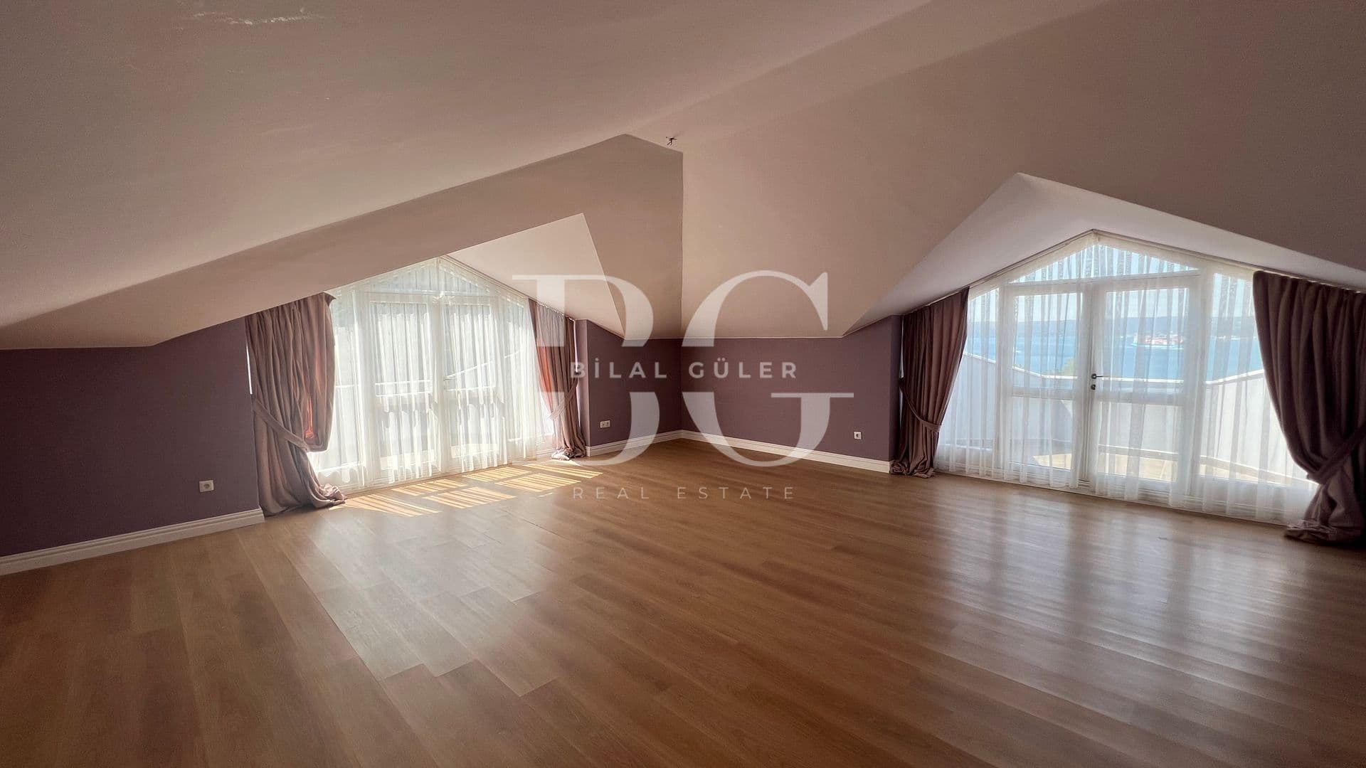 Beykoz Anadolu Kavağında Boğaz Manzaralı Havuzlu Kiralık Köşk 29