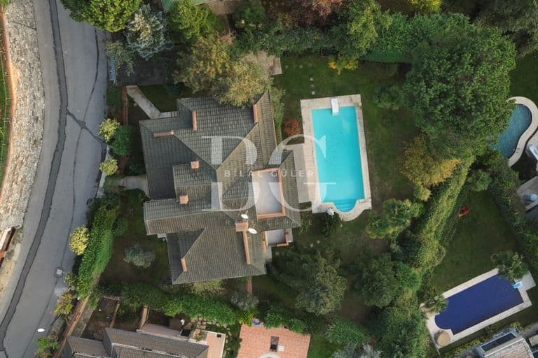 ACARKENT'TE DÜZ GİRİŞLİ GENİŞ BAHÇELİ KUPON KİRALIK VİLLA 3