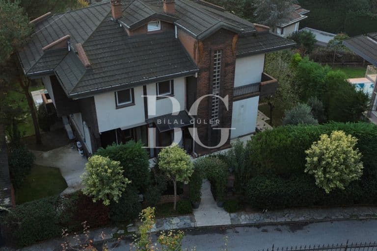 ACARKENT'TE DÜZ GİRİŞLİ GENİŞ BAHÇELİ KUPON KİRALIK VİLLA 5