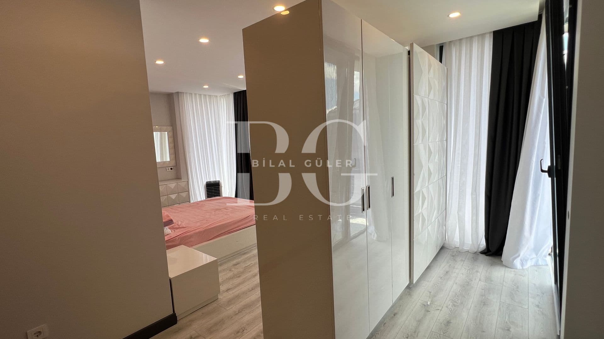 Çekmeköy Reşadiye'de Satılık Müstakil Havuzlu Lüks Villa 15