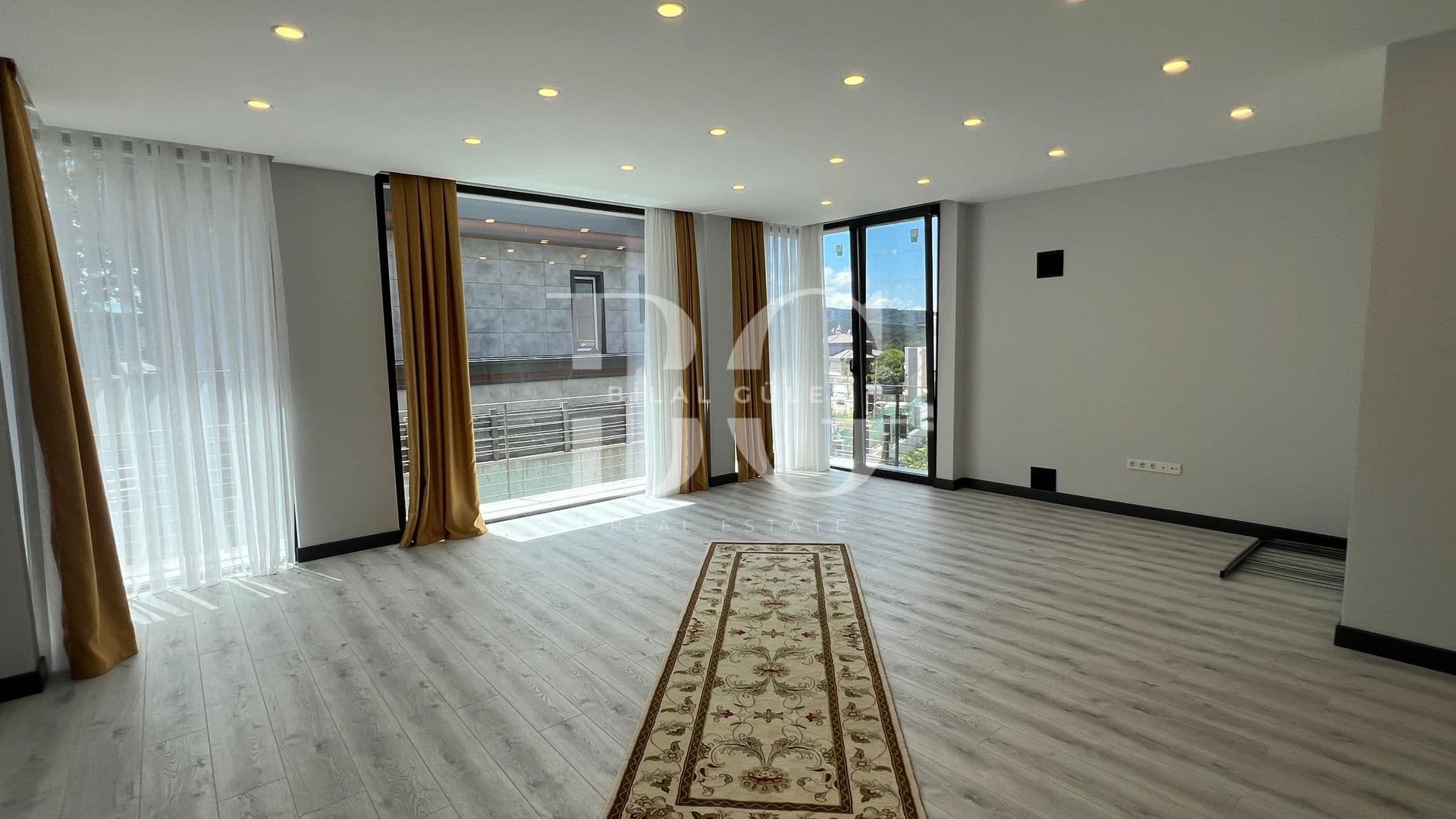 Çekmeköy Reşadiye'de Ultra Lüks Müstakil Havuzlu Kiralık Villa 18