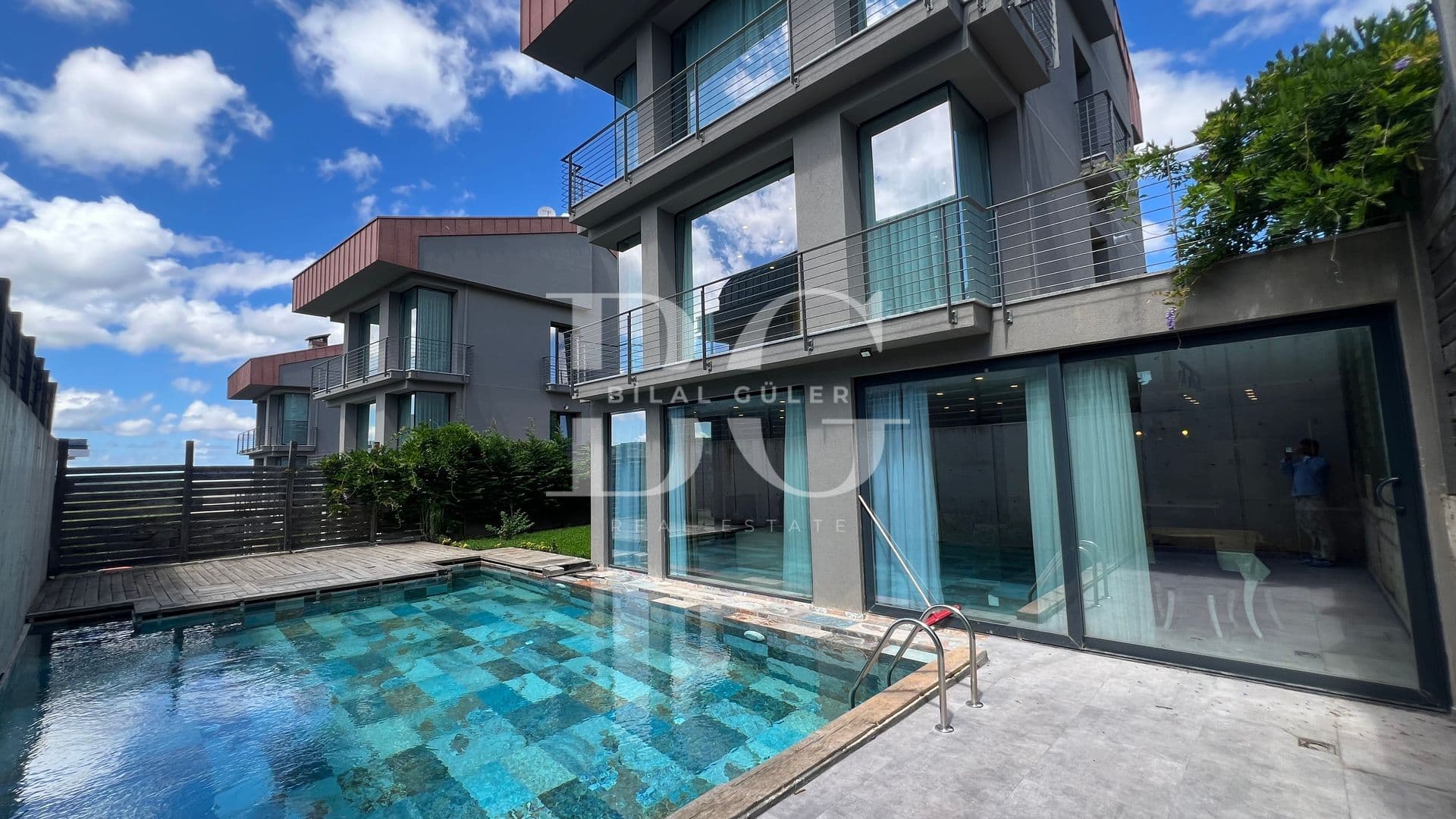 Çekmeköy Reşadiye'de Ultra Lüks Müstakil Havuzlu Kiralık Villa 14