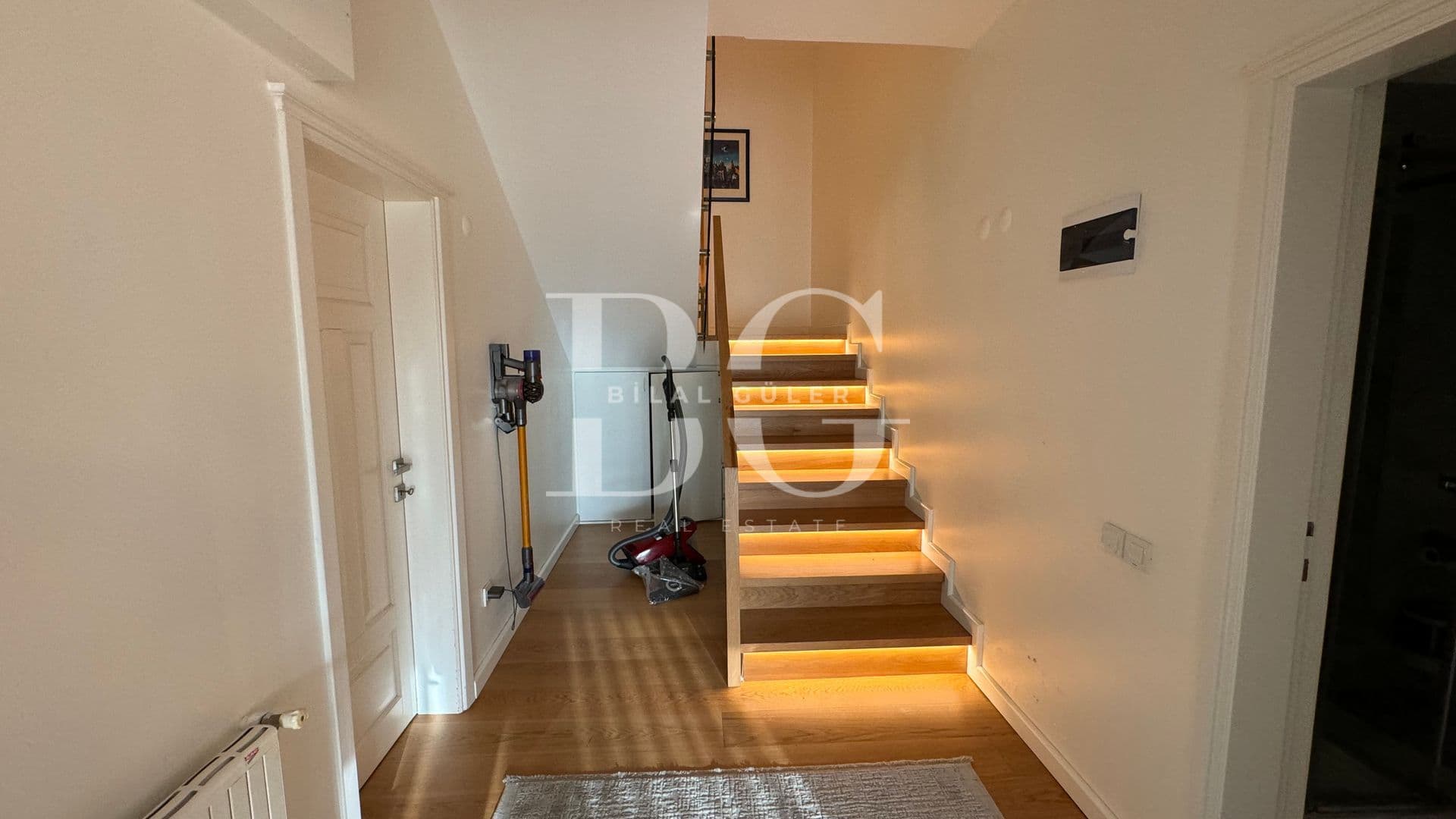 ACARKENT'TE ÖNÜ AÇIK HAVUZLU SATILIK VİLLA.. 13