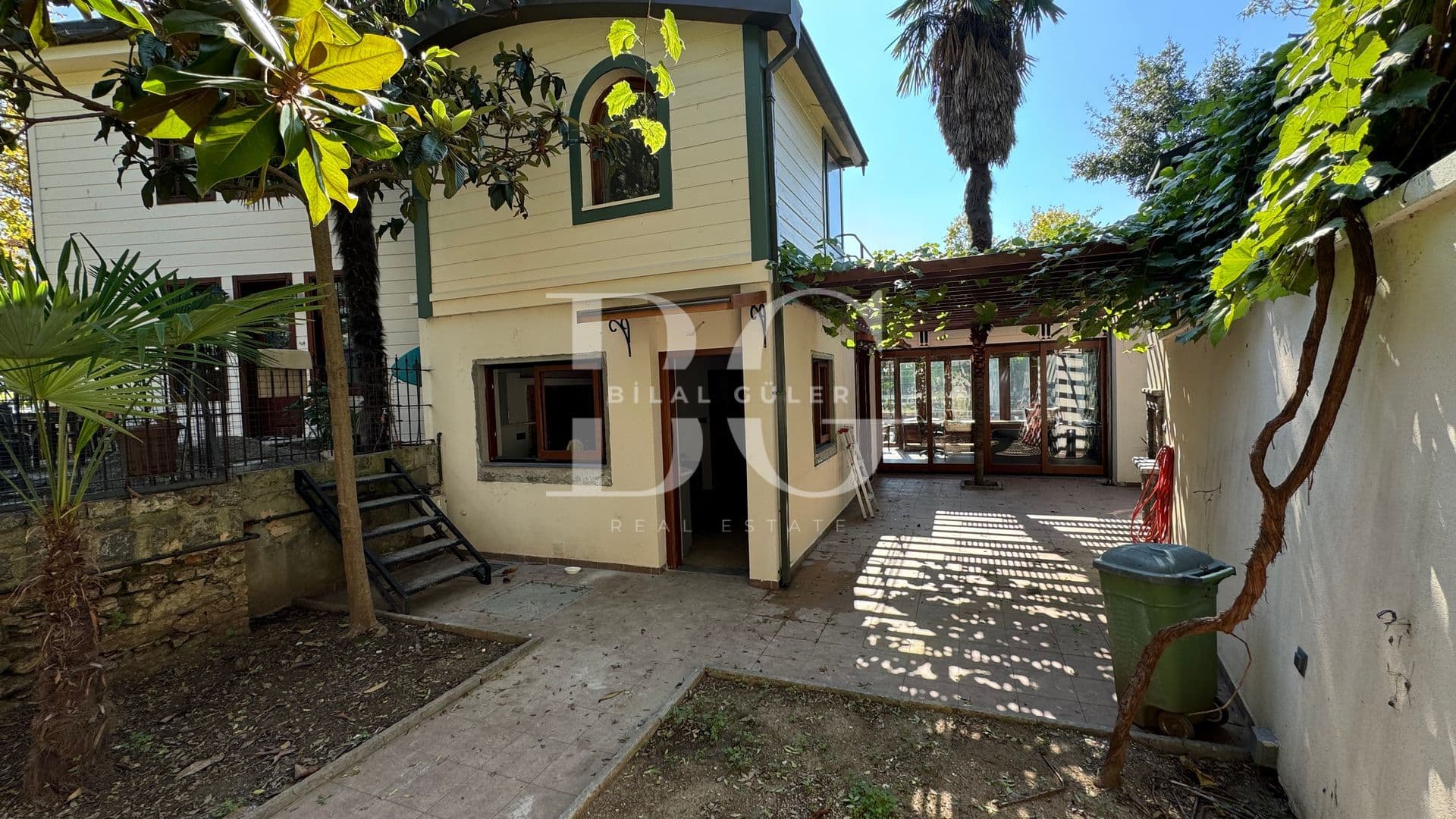 Beykoz Anadolu Hisarında Eşsiz Rıhtımlı Dere Yalısı 2