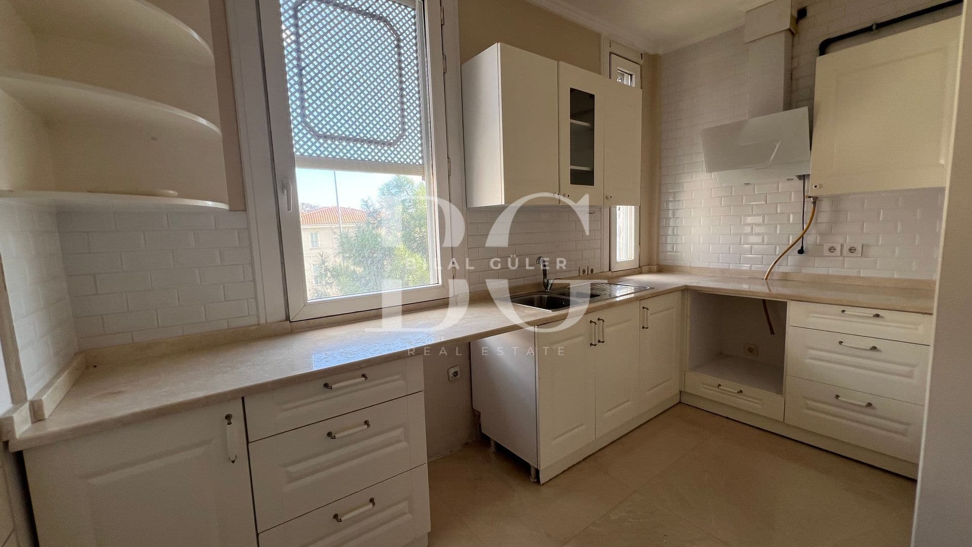 Beykoz Yalıköy’de Panoramik Boğaz Manzaralı | Özel Rıhtımlı 4+1 Dubleks Yalı Dairesi 15