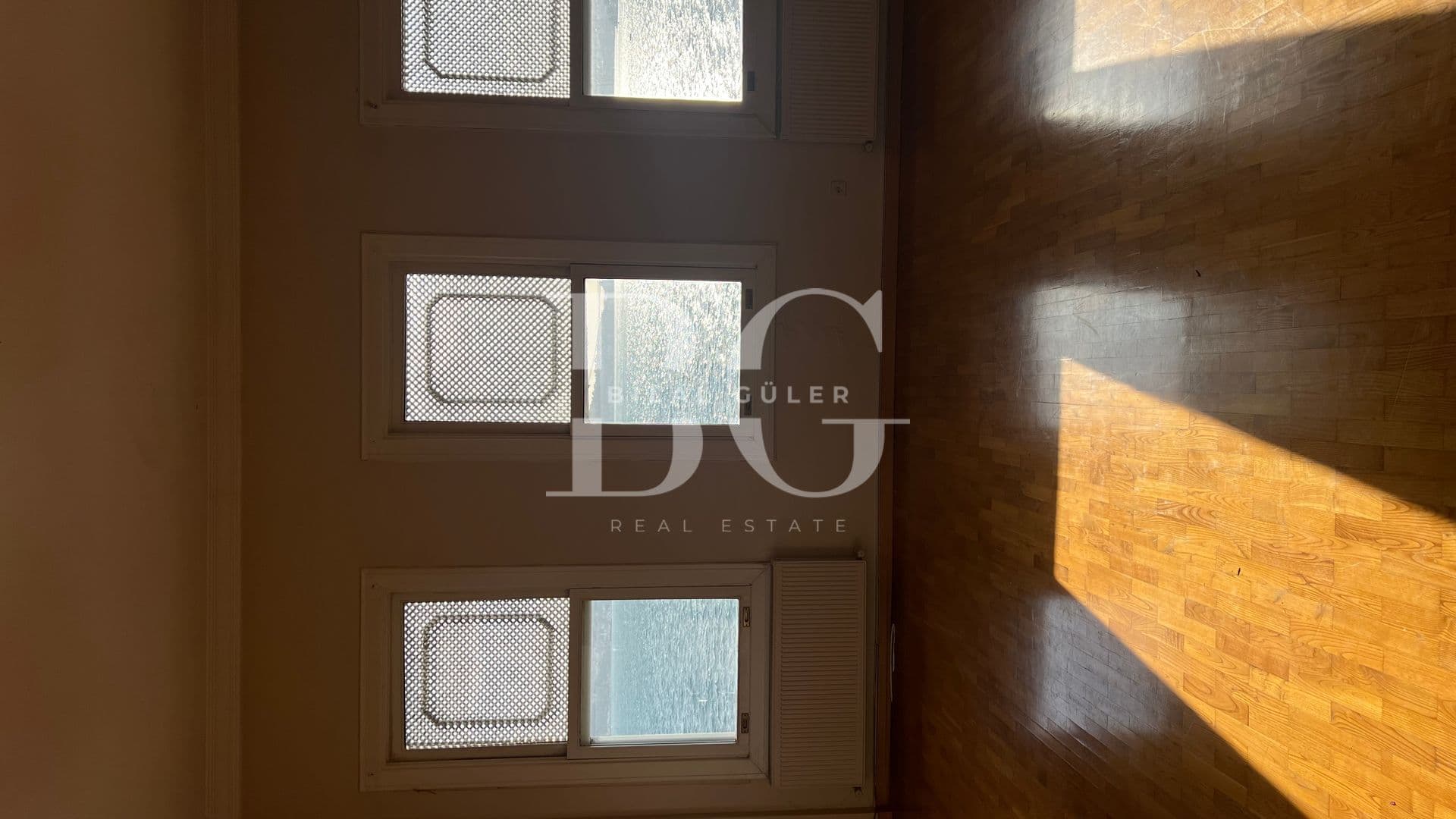 Beykoz Yalıköy’de Panoramik Boğaz Manzaralı | Özel Rıhtımlı 4+1 Dubleks Yalı Dairesi 10