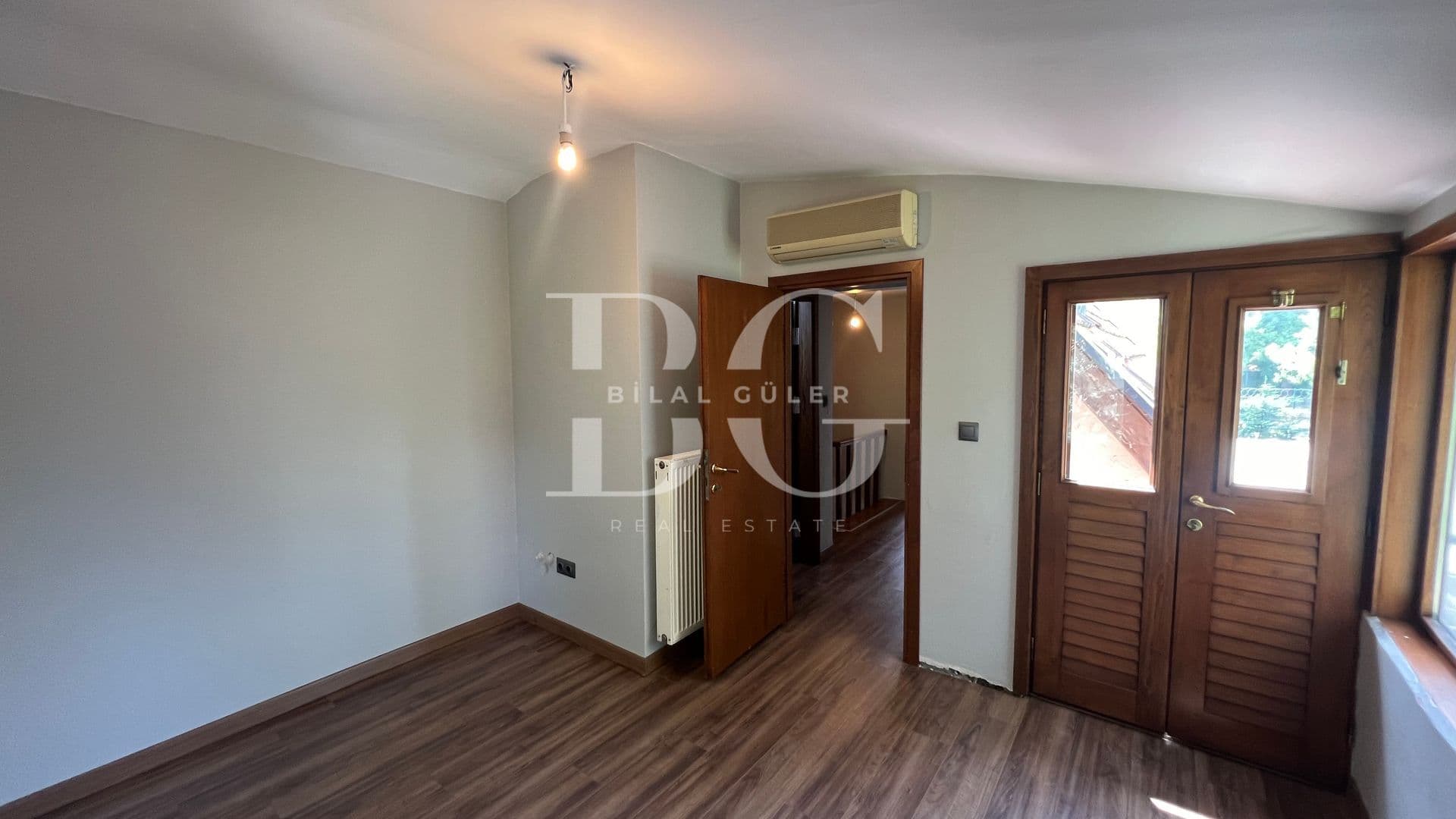 Beykoz Anadolu Hisarında Eşsiz Rıhtımlı Dere Yalısı 14