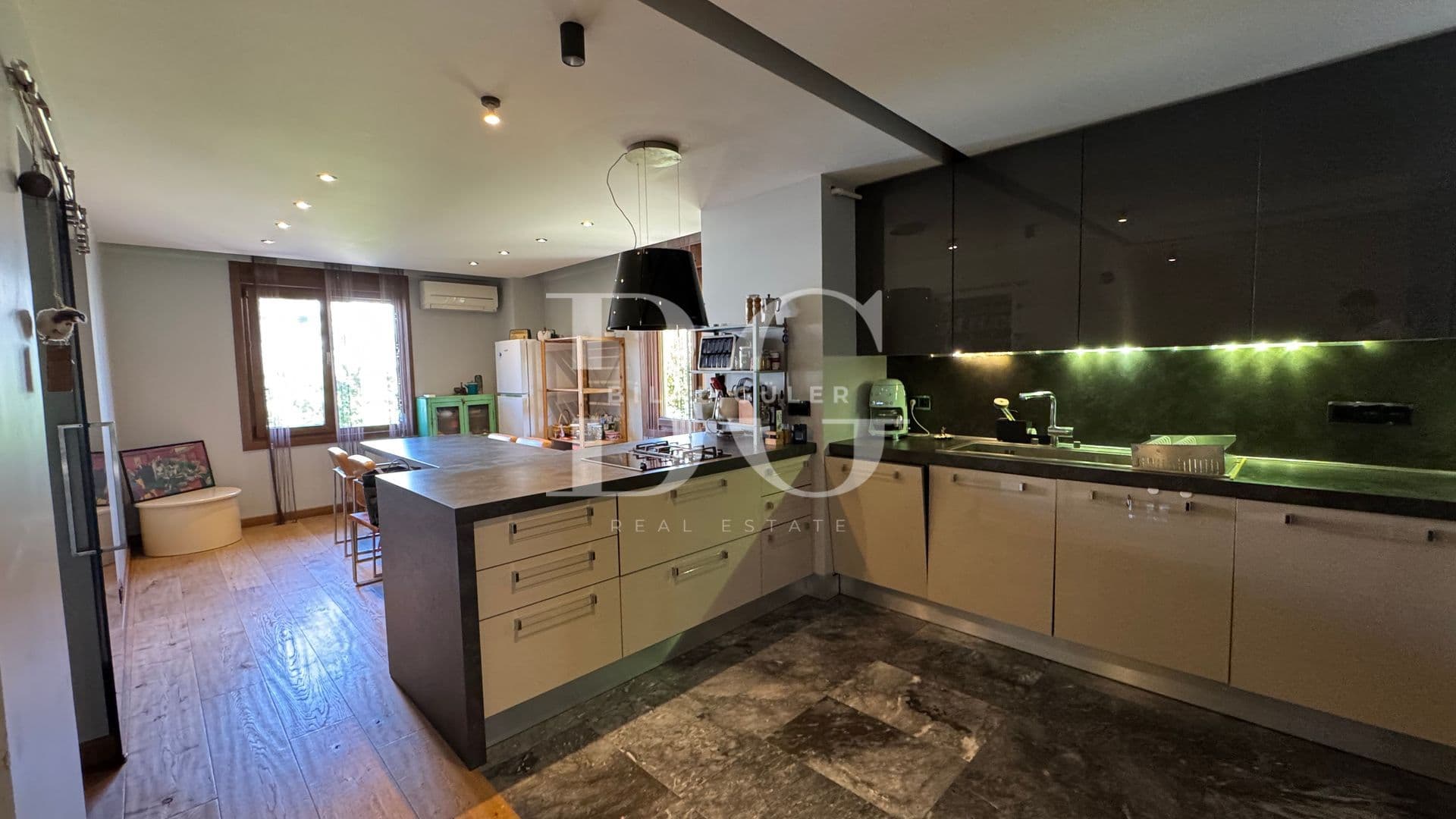 Paşagarden Sitesi’nde Full Eşyalı Modern 3+1 Bahçe Dubleksi | Boğaz Manzaralı 12