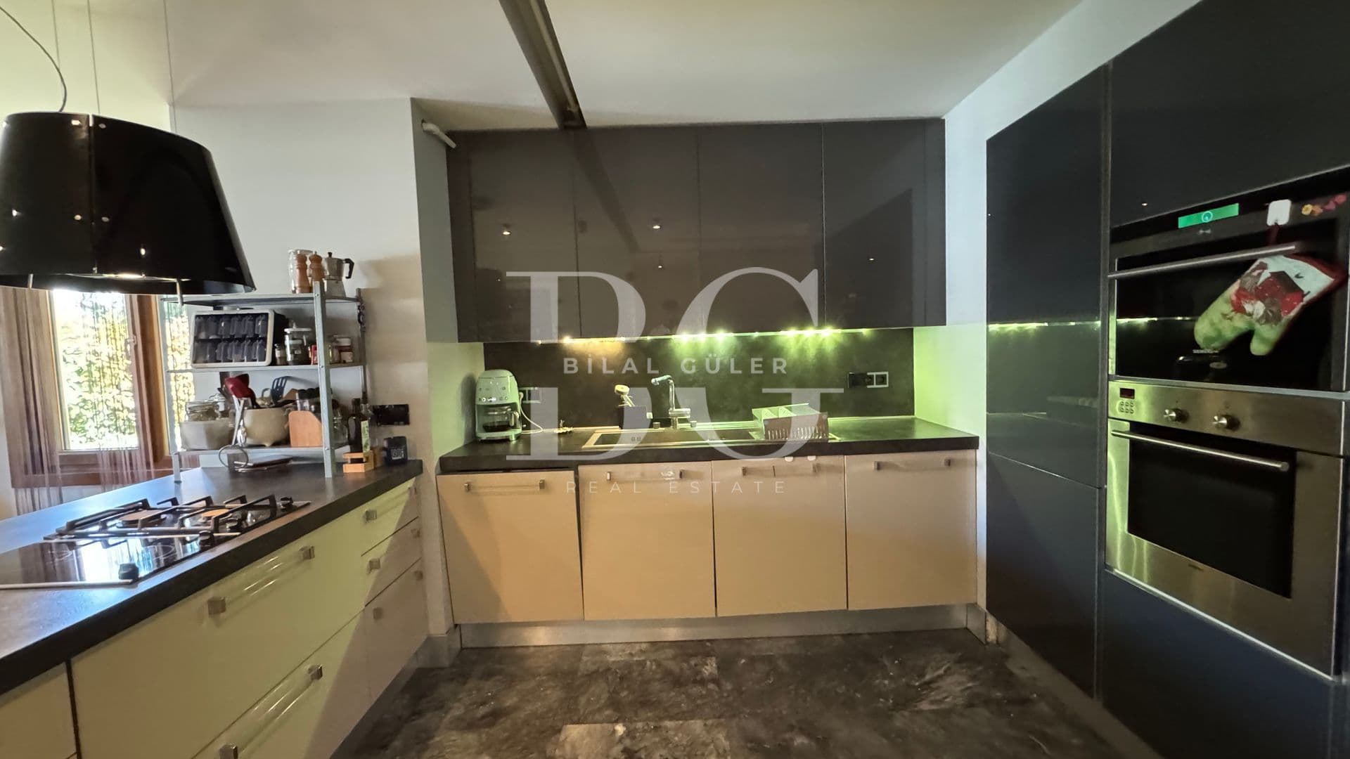 Paşagarden Sitesi’nde Full Eşyalı Modern 3+1 Bahçe Dubleksi | Boğaz Manzaralı 13