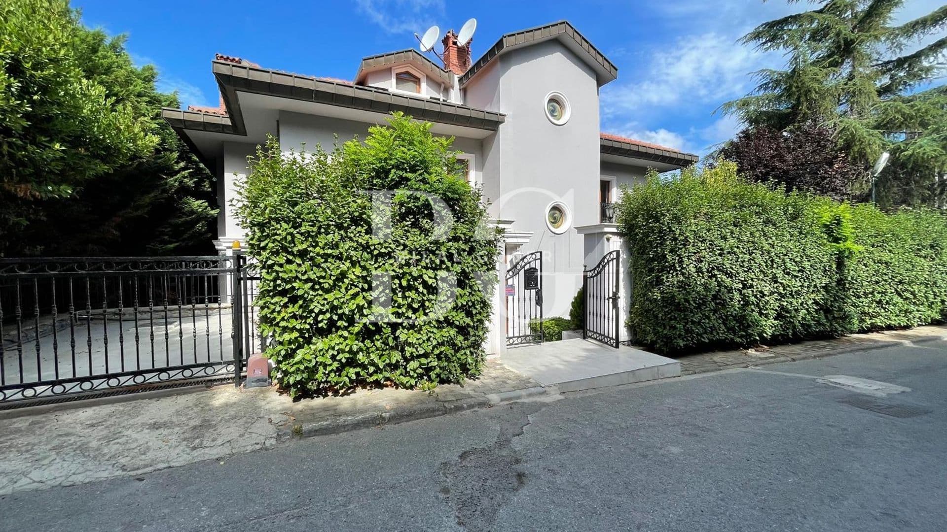 ACARKENT’TE DÜZ GİRİŞLİ B REVİZYON TİPİ SATILIK VİLLA 10