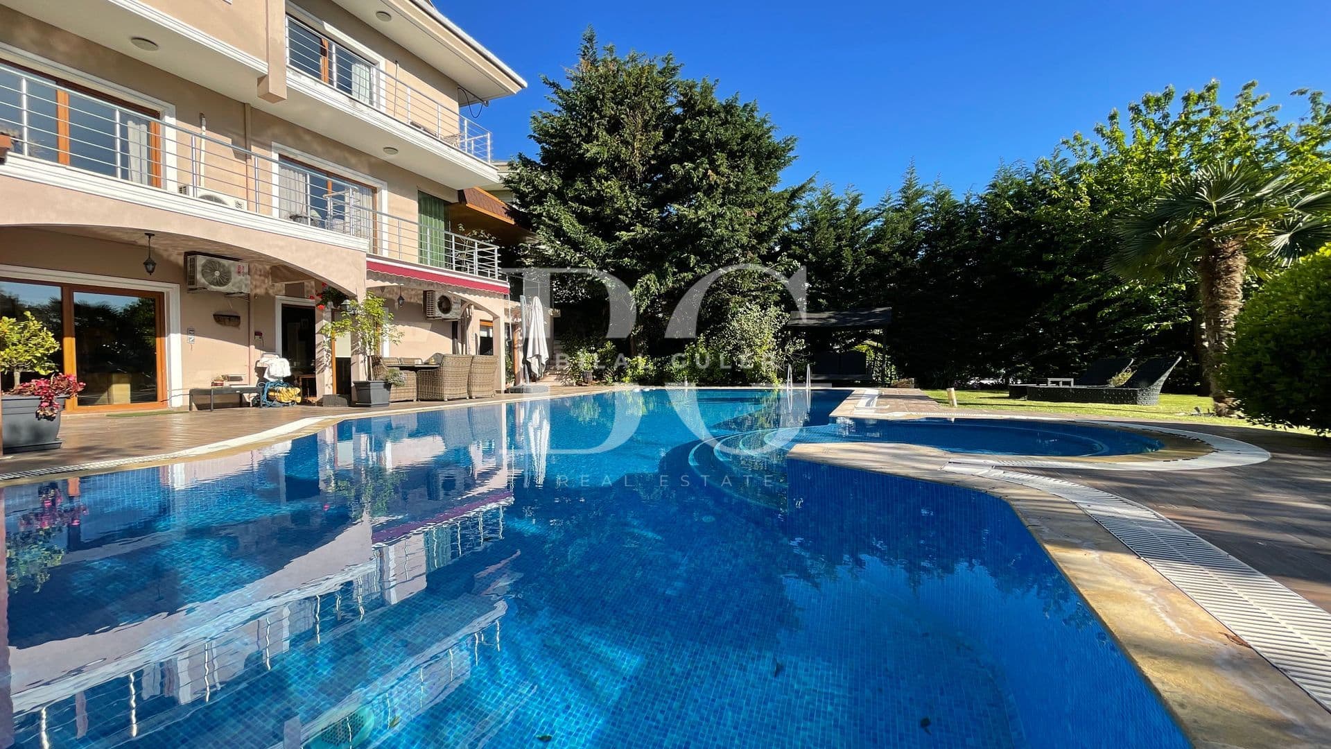 ACARKENT’TE 1150 M² ARSA İÇİNDE ÖZEL HAVUZLU 5+2 SATILIK VİLLA 2