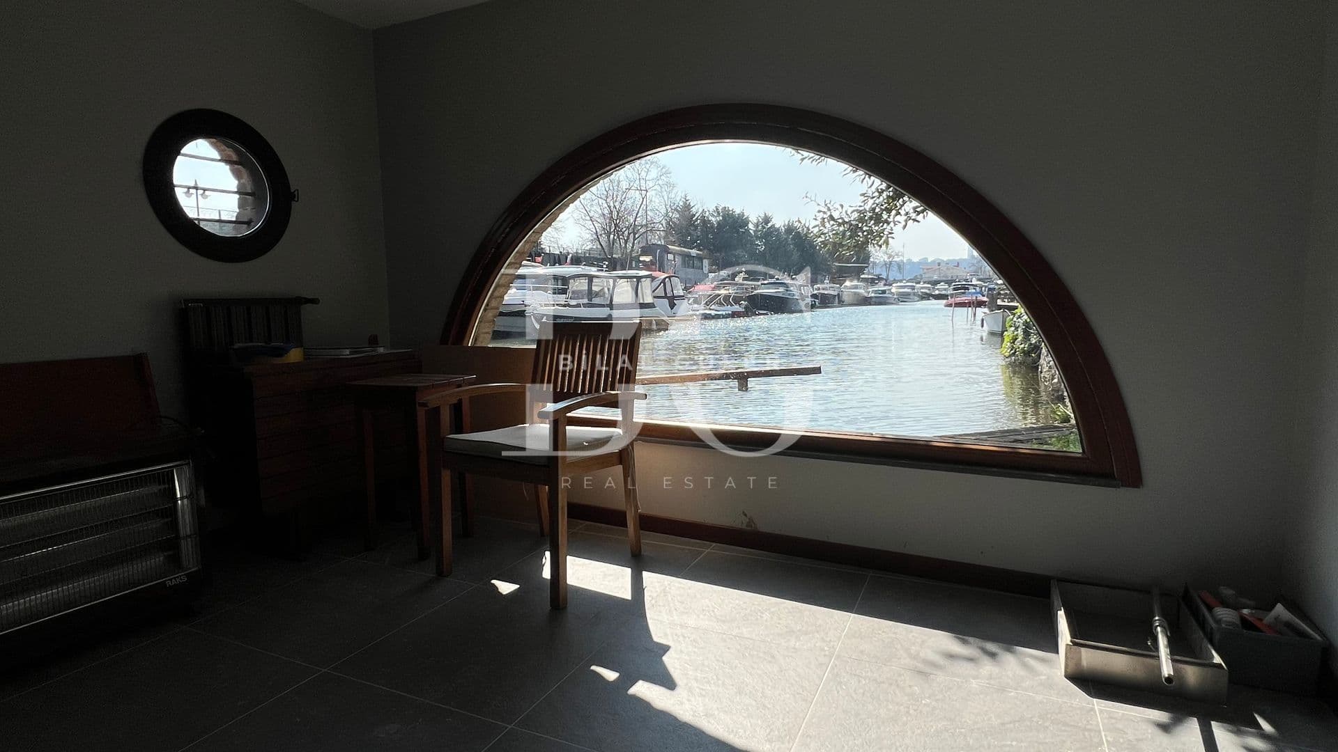 Beykoz Anadolu Hisarında Eşsiz Rıhtımlı Dere Yalısı 36