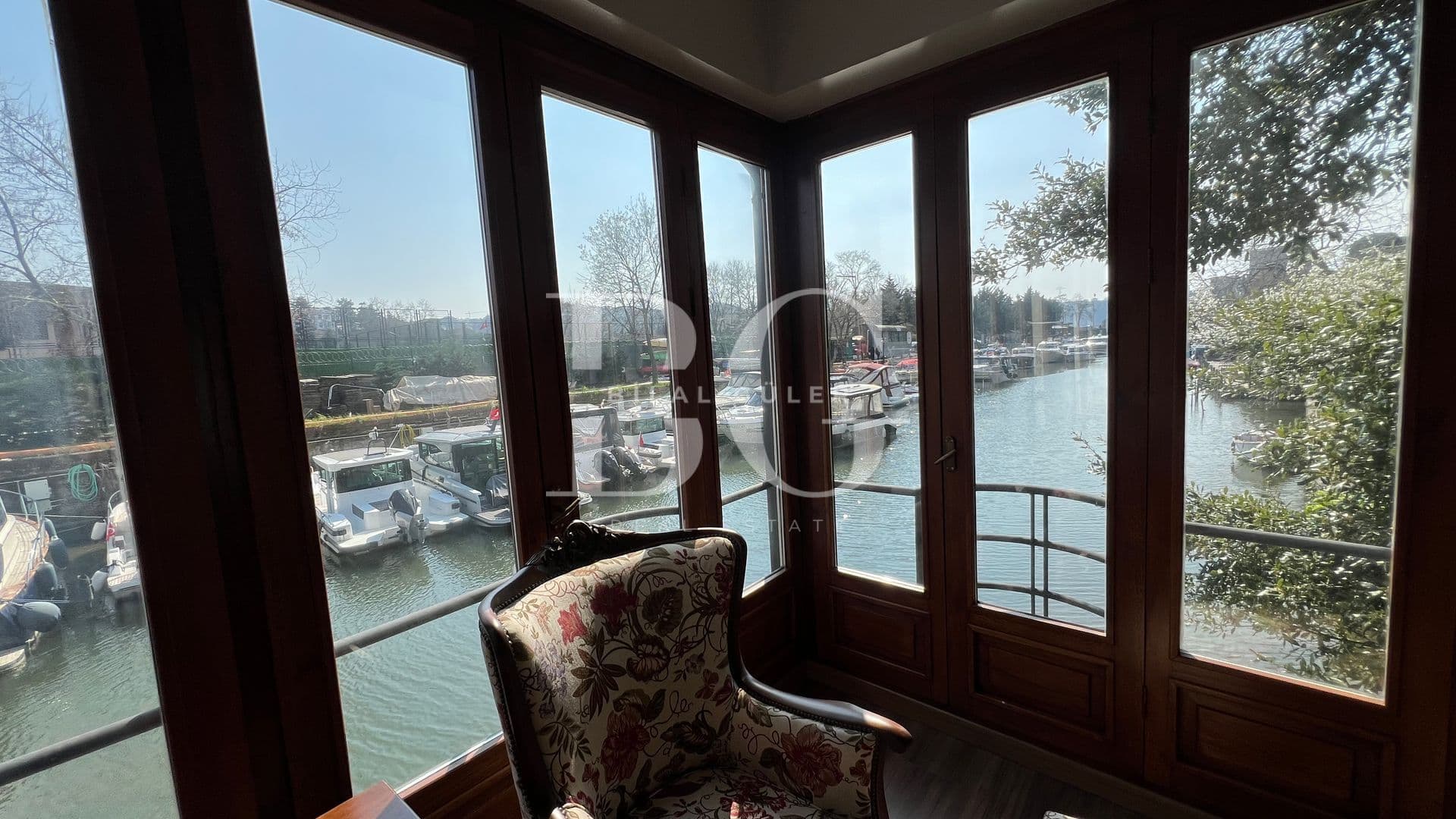 Beykoz Anadolu Hisarında Eşsiz Rıhtımlı Dere Yalısı 17