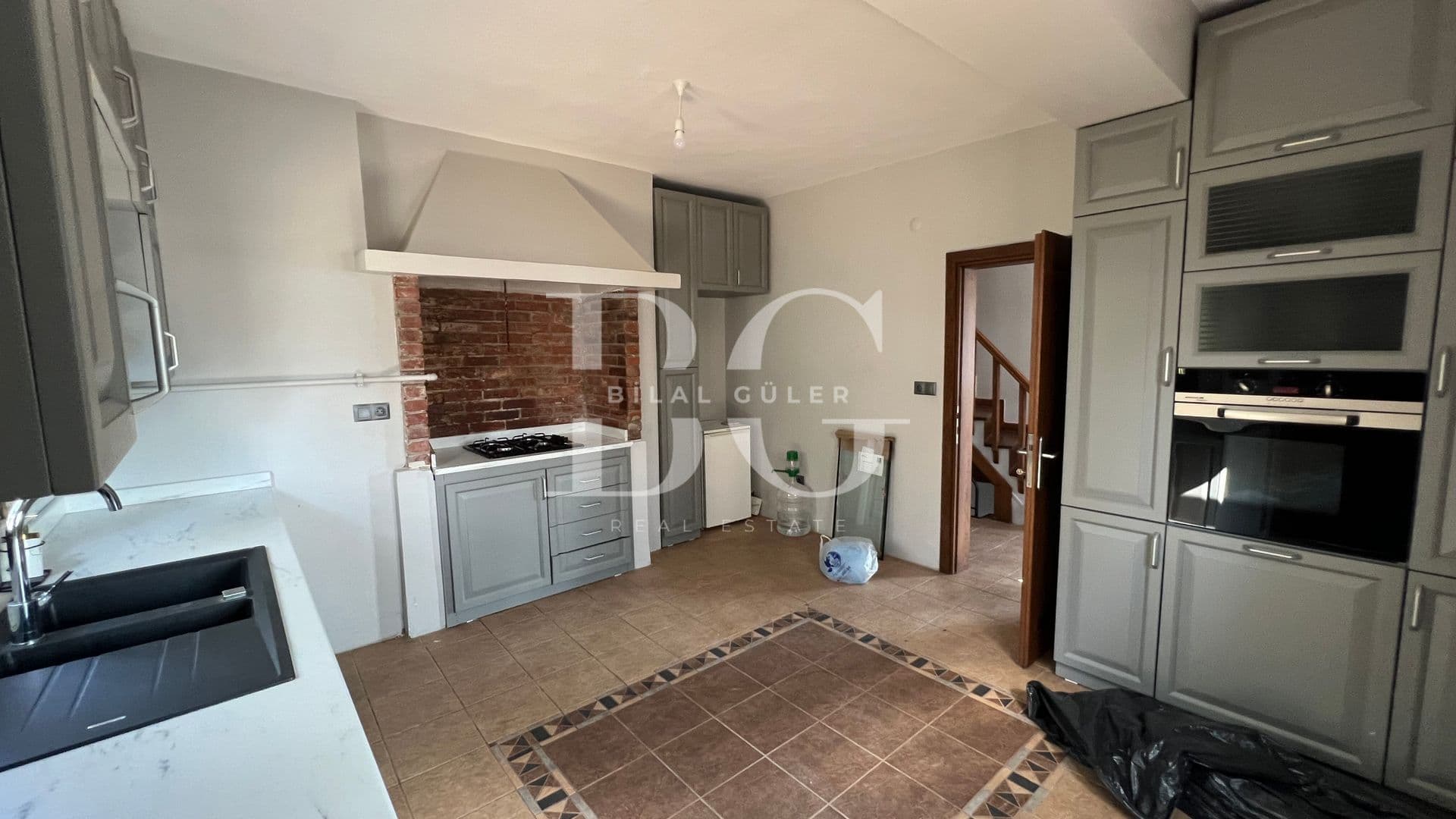 Beykoz Anadolu Hisarında Eşsiz Rıhtımlı Dere Yalısı 8