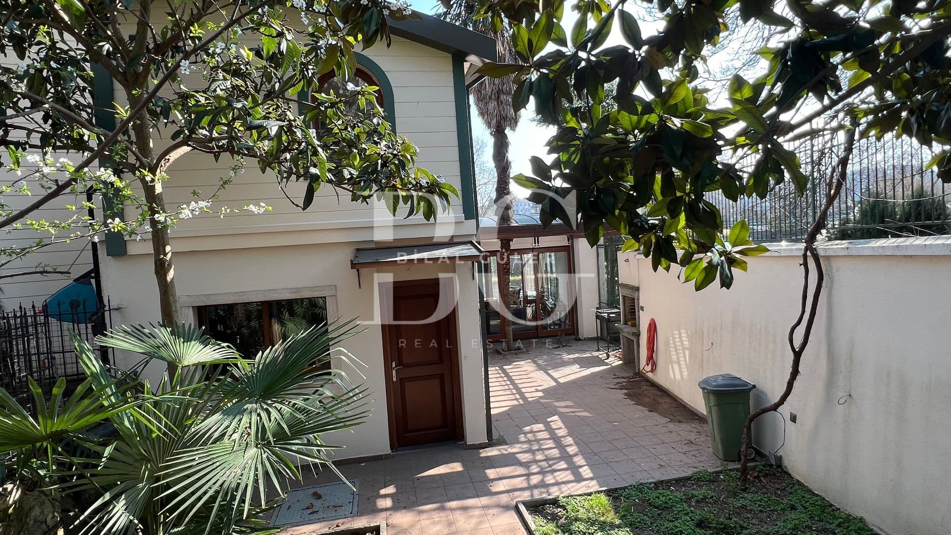 Beykoz Anadolu Hisarında Eşsiz Rıhtımlı Dere Yalısı 4