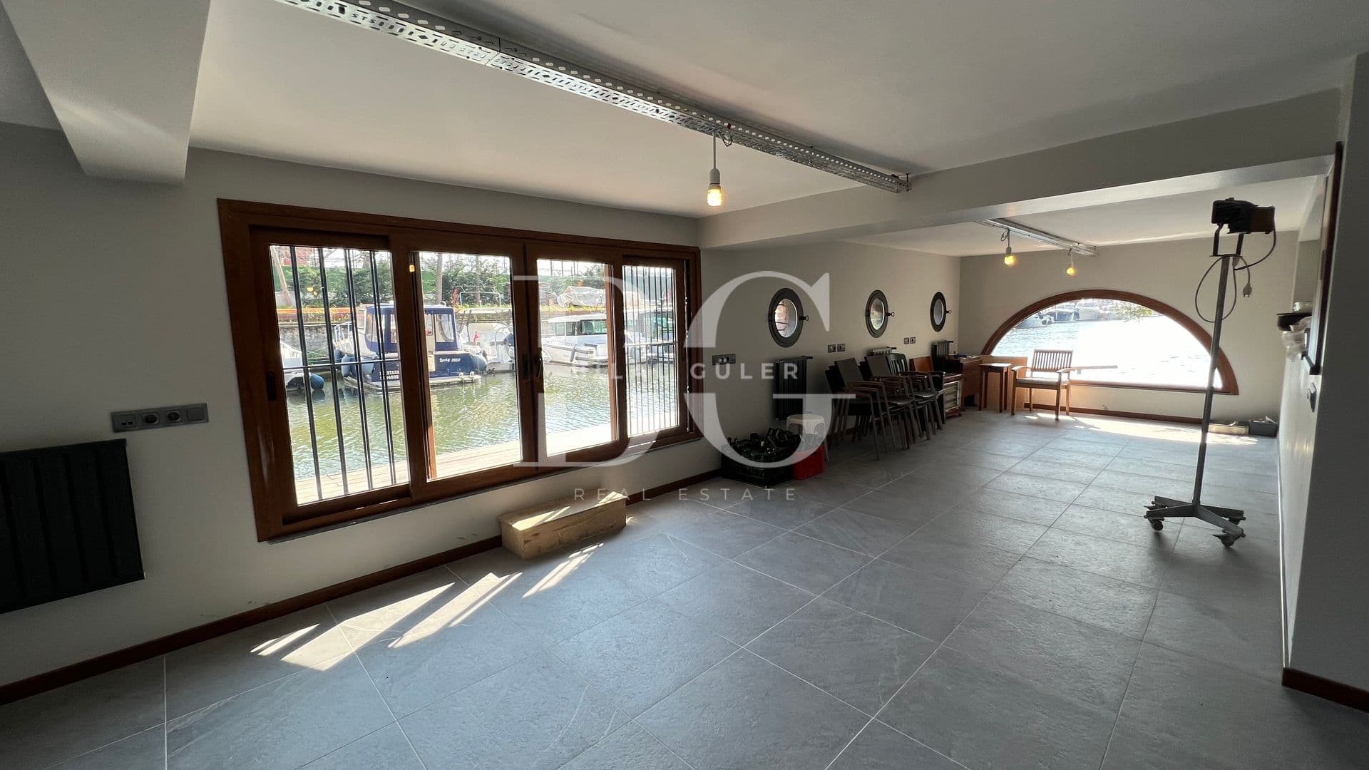 Beykoz Anadolu Hisarında Eşsiz Rıhtımlı Dere Yalısı 28