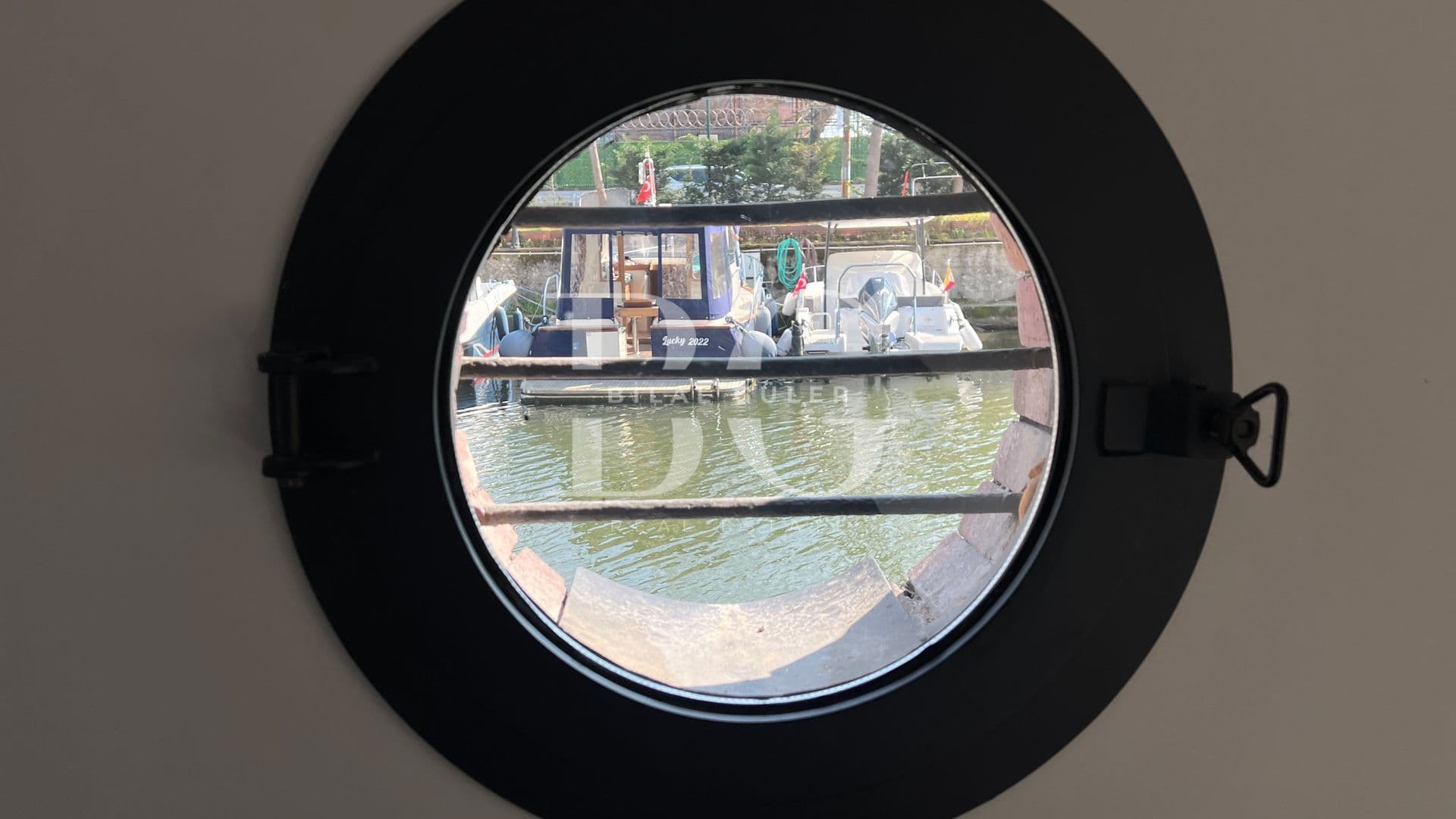 Beykoz Anadolu Hisarında Eşsiz Rıhtımlı Dere Yalısı 30