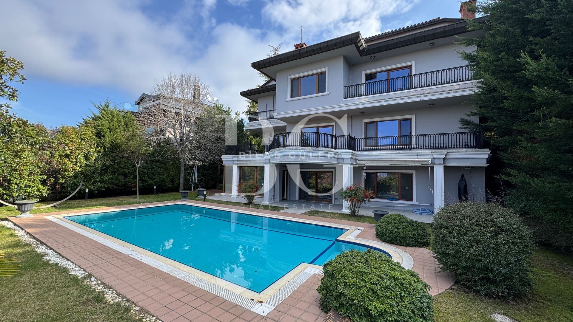 ACARKENT’TE DÜZ GİRİŞLİ B REVİZYON TİPİ SATILIK VİLLA 4