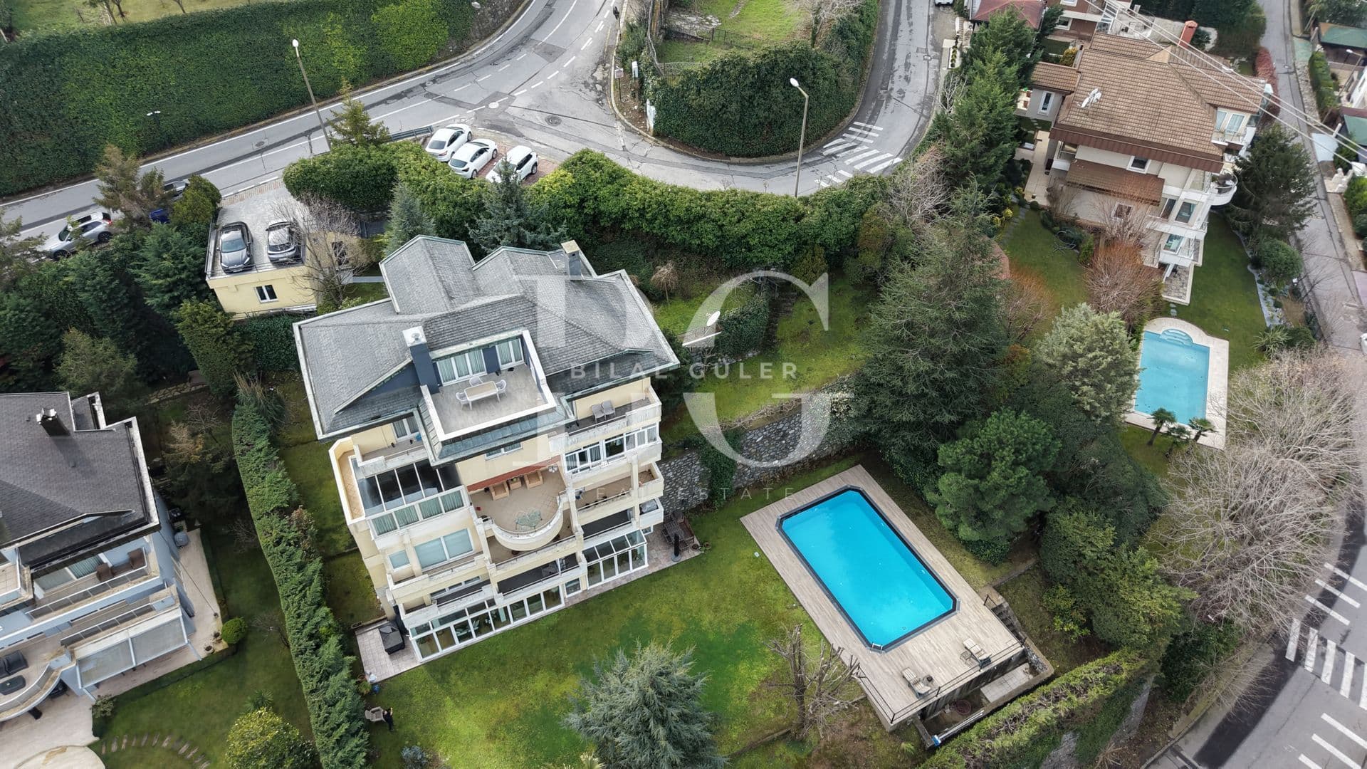 ACARKENT’TE BAHÇE ve HAVUZ KULLANIMLI DUBLEKS DAİRE 11