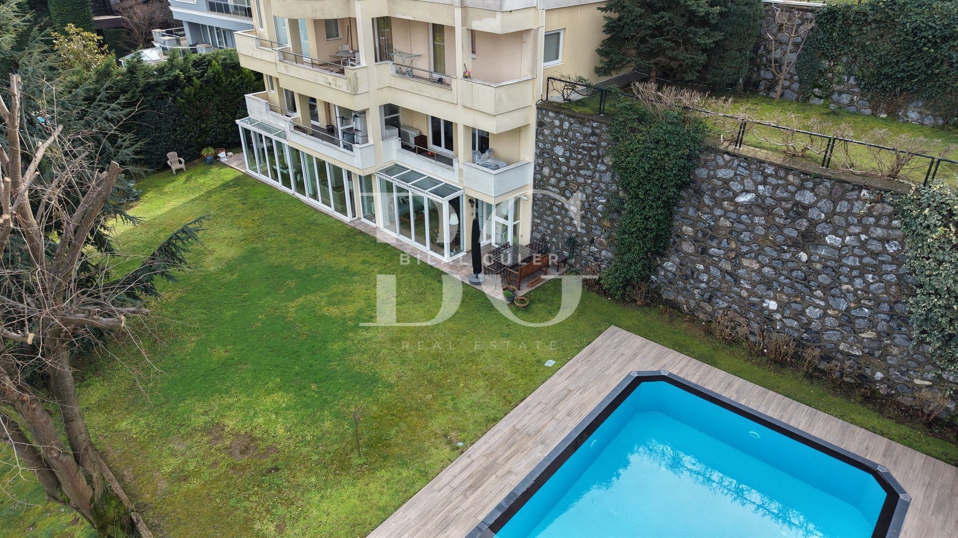 ACARKENT’TE BAHÇE ve HAVUZ KULLANIMLI DUBLEKS DAİRE 3