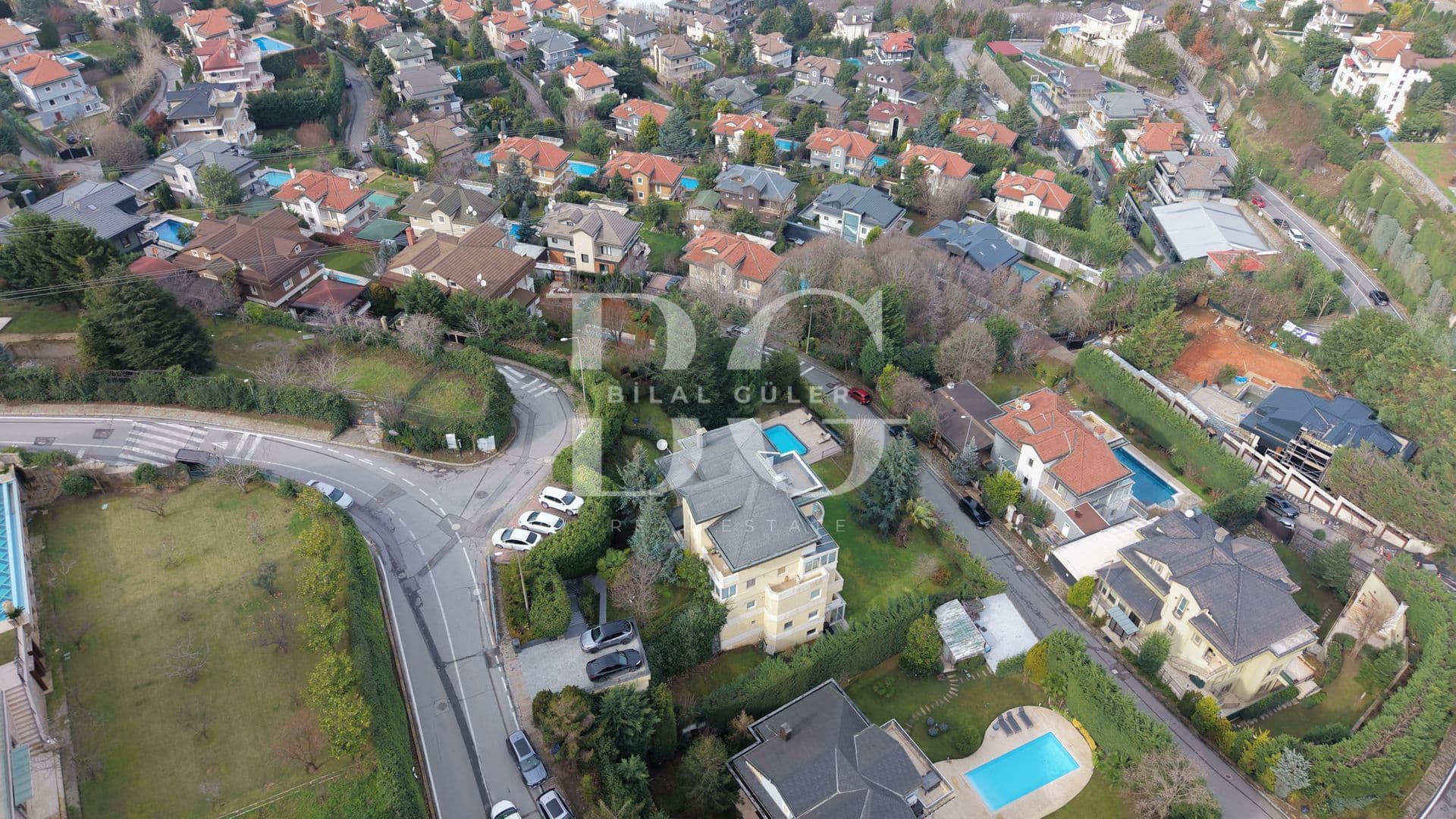 ACARKENT’TE BAHÇE ve HAVUZ KULLANIMLI DUBLEKS DAİRE 6