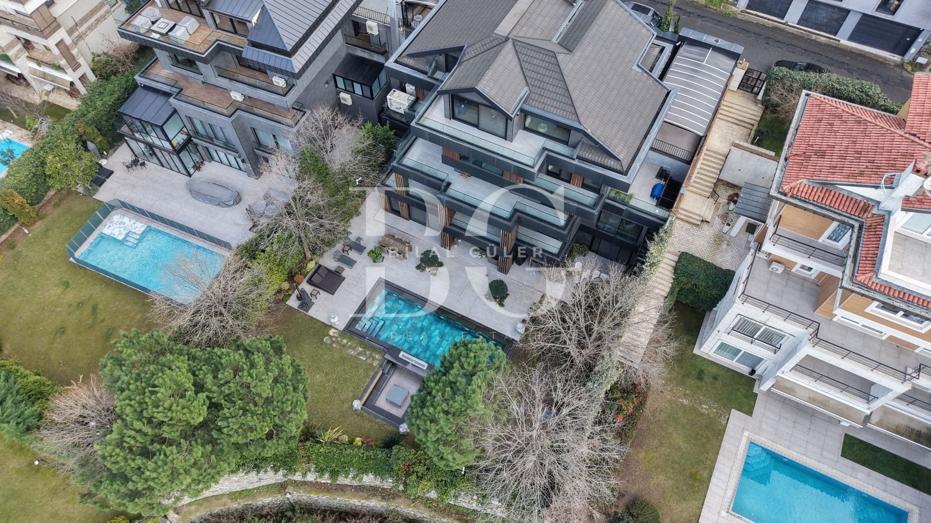 ACARKENT’TE ULTRA LÜKS MODERN TASARIMLI SATILIK VİLLA 6