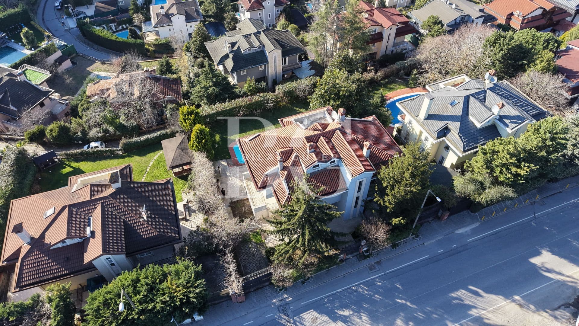 ACARKENT'TE ÖNÜ AÇIK HAVUZLU SATILIK VİLLA.. 3