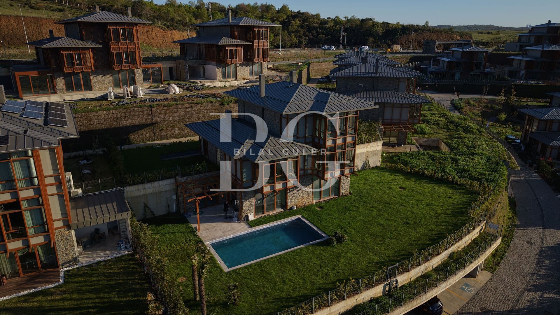 Riva Düşler Vadisi’nde Satılık 5+1 Müstakil Havuzlu Lüks Villa | Özel Bahçeli 1
