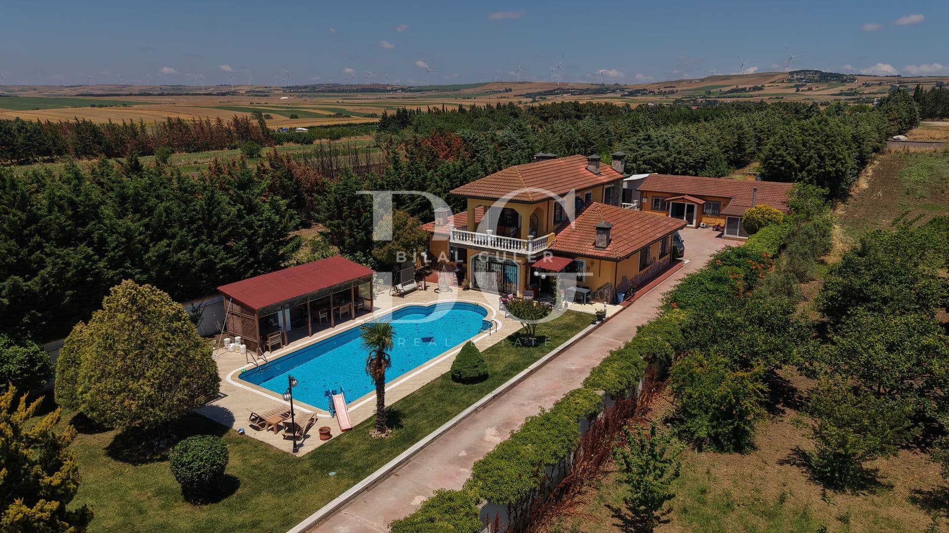 Silivri'de 3.360 m² Arsa İçinde Müstakil Havuzlu Çiftlik 1
