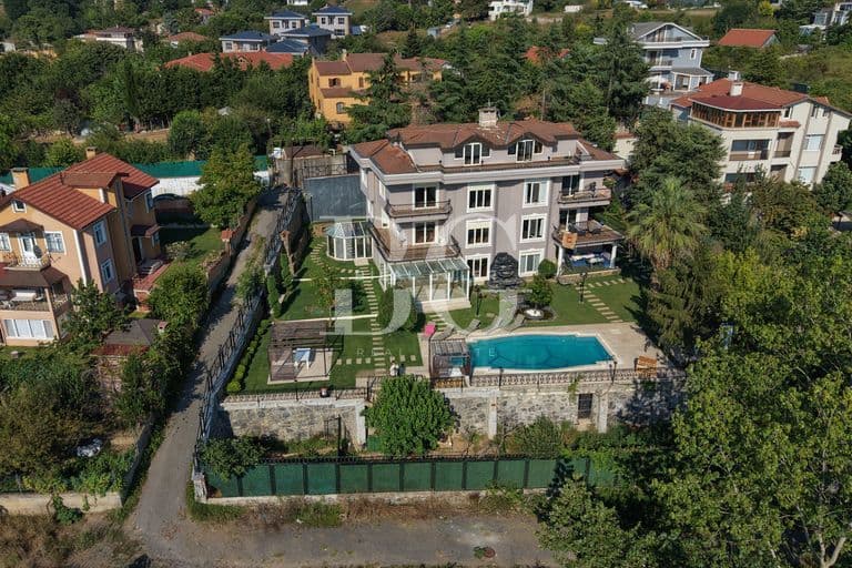 BEYKOZ’DA ACARKENT’E ÇOK YAKIN HAVUZLU 5+1 KİRALIK İKİZ VİLLA