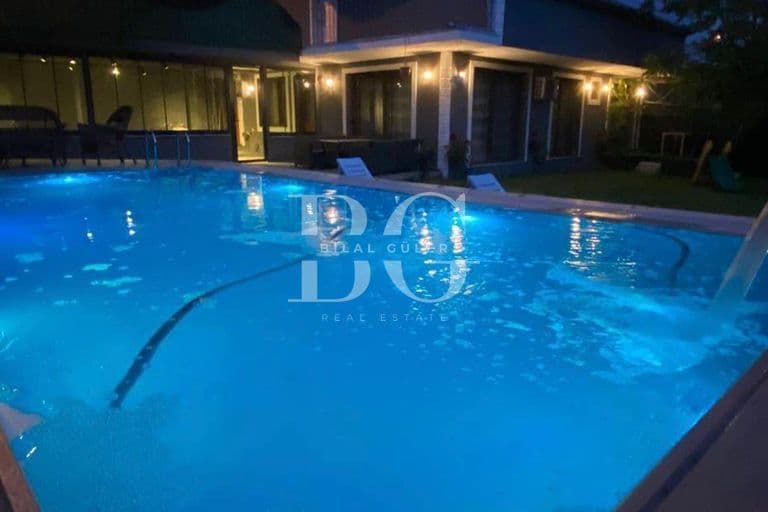 Beykoz Çavuşbaşında Satılık Havuzlu 4+2 Dubleks Villa 8